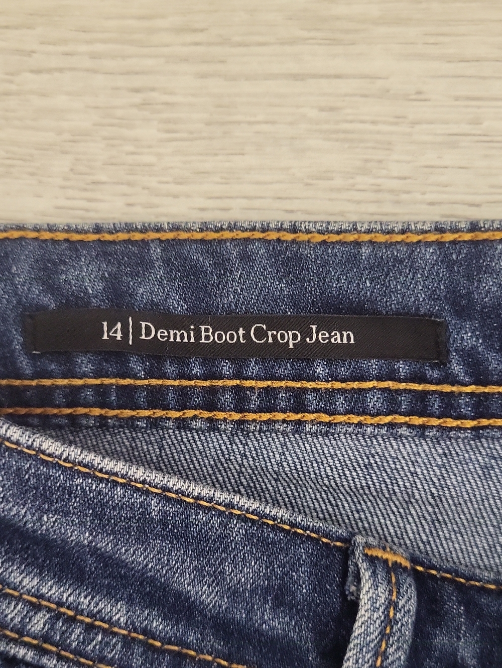 Talbots Demi Boot Cut Crop Jeans Women’s 14 NWT Medium Wash Denim Slimming - Picture 7 of 8